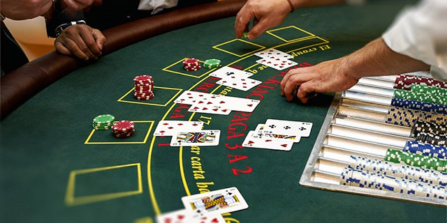 Poker là trò chơi đòi hỏi sự tính toán